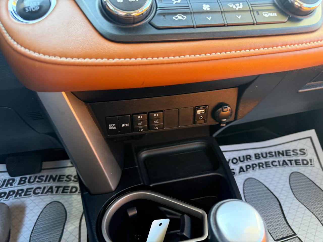 Toyota RAV4 Limited AWD (Natl) 2018