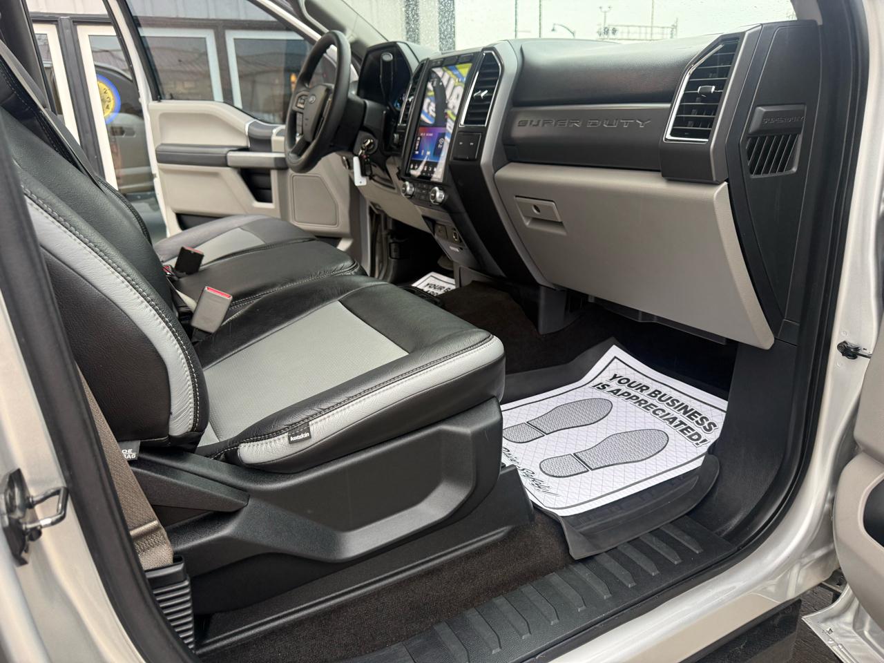 Ford Super Duty F-250 SRW Lariat 4WD Crew Cab 8' Box 2017