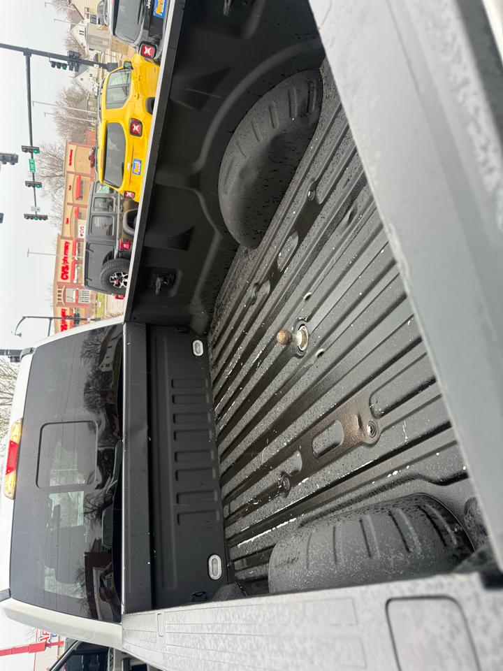 Ford Super Duty F-250 SRW Lariat 4WD Crew Cab 8' Box 2017