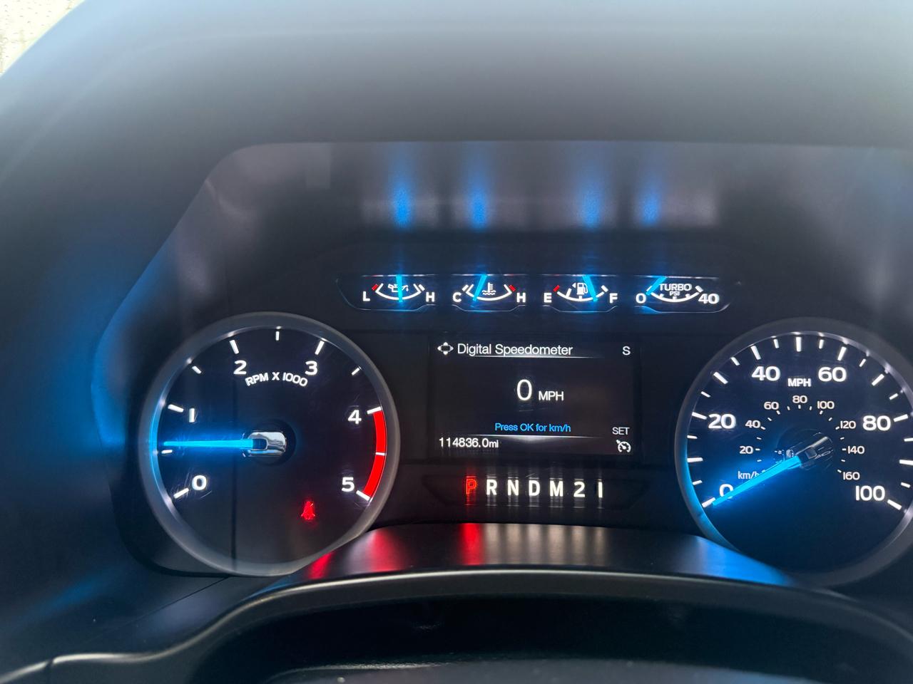 Ford Super Duty F-250 SRW Lariat 4WD Crew Cab 8' Box 2017