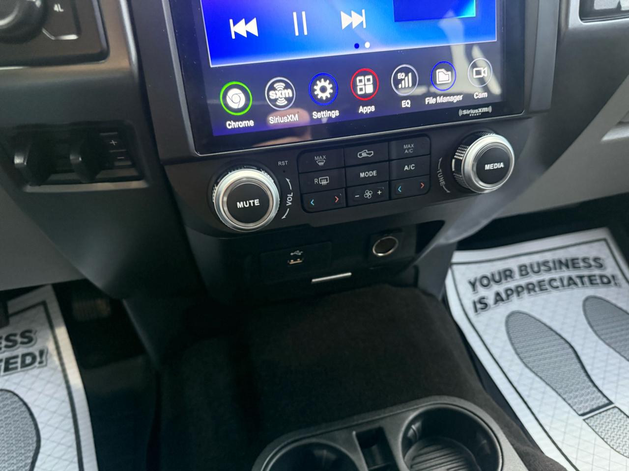 Ford Super Duty F-250 SRW Lariat 4WD Crew Cab 8' Box 2017