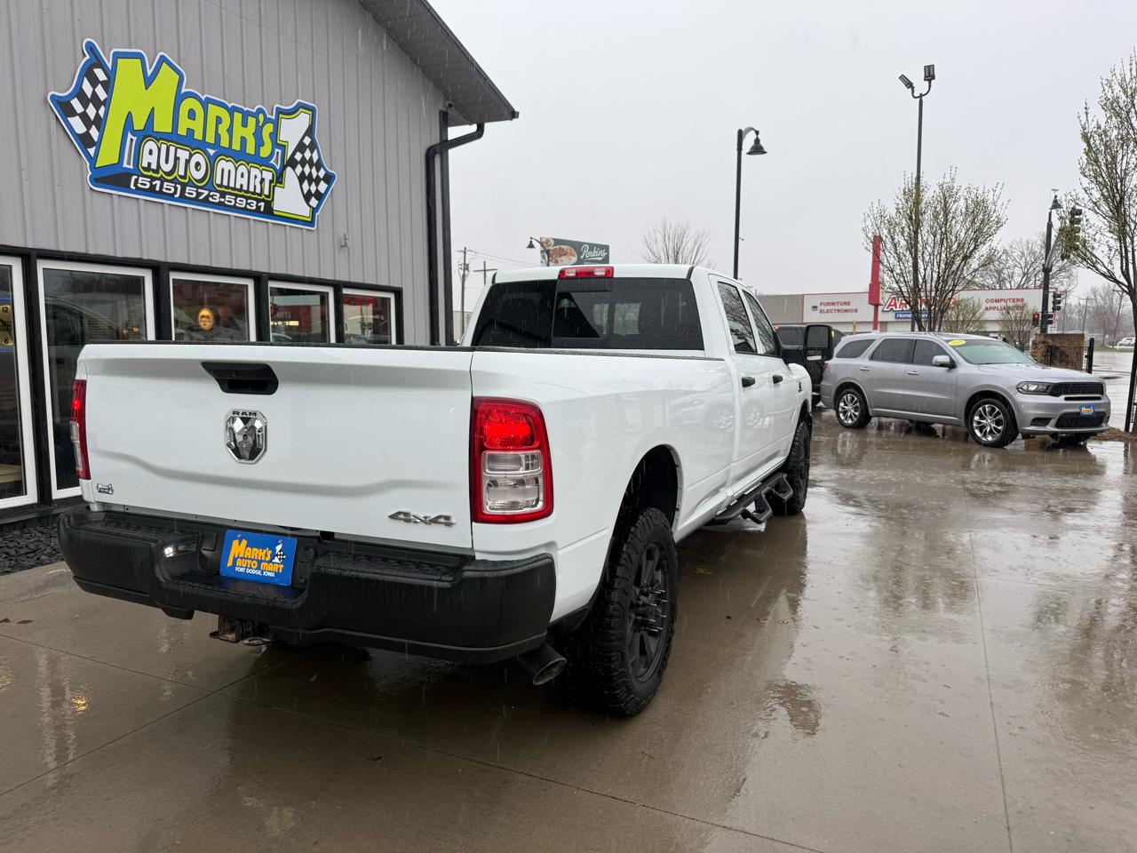 RAM 2500 Tradesman 4x4 Crew Cab 8' Box 2024