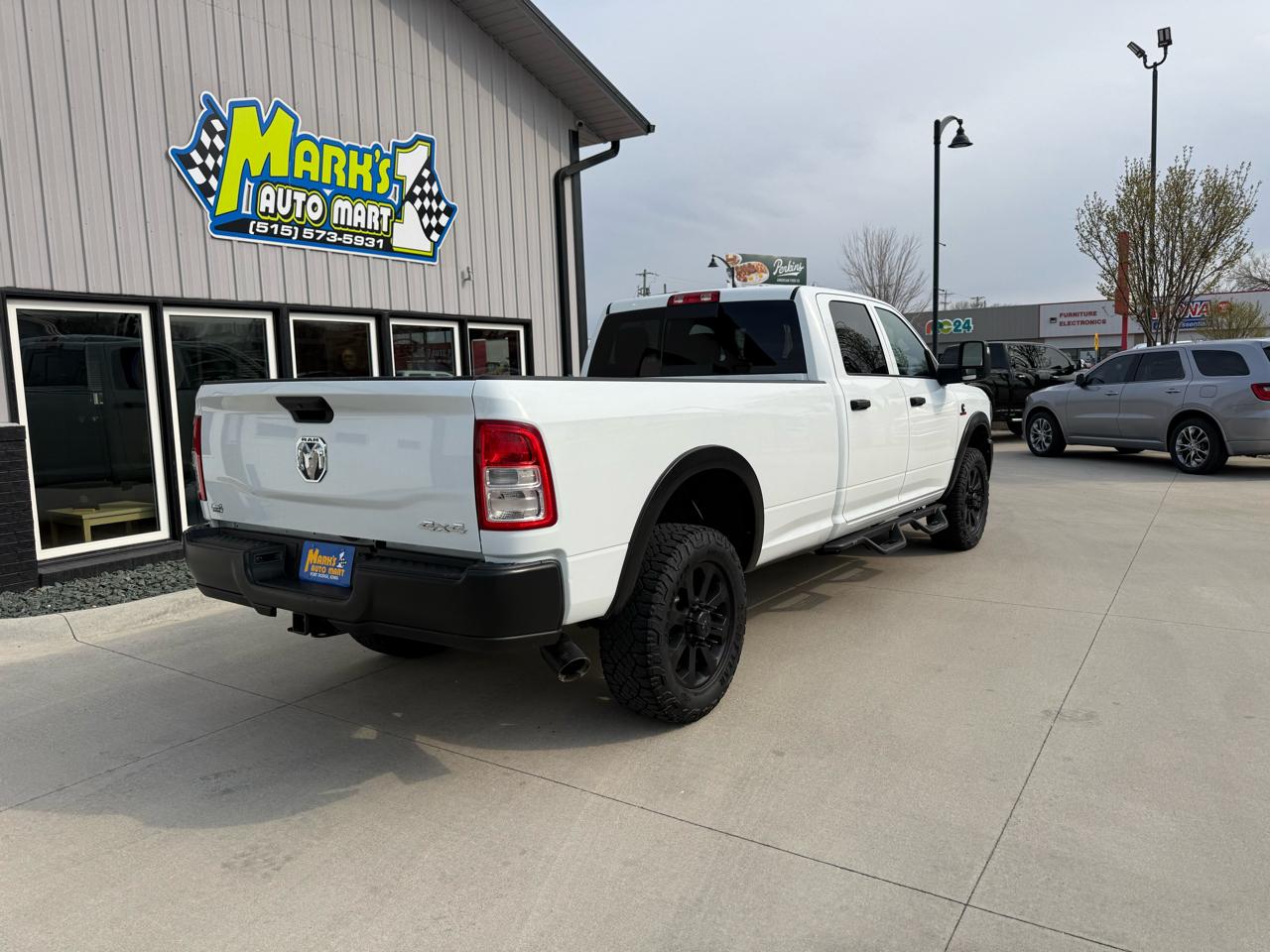 RAM 2500 Tradesman 4x4 Crew Cab 8' Box 2024