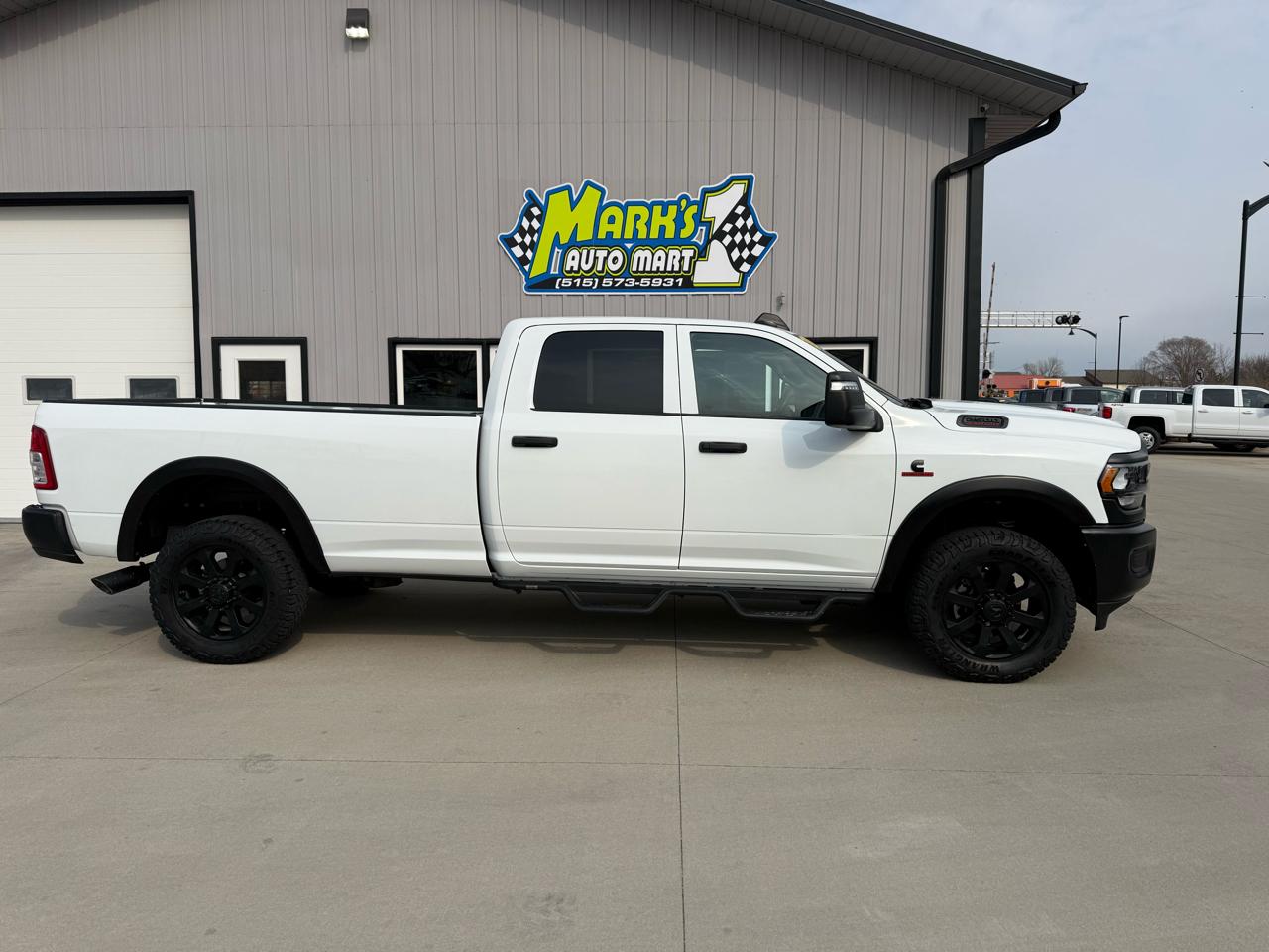 RAM 2500 Tradesman 4x4 Crew Cab 8' Box 2024