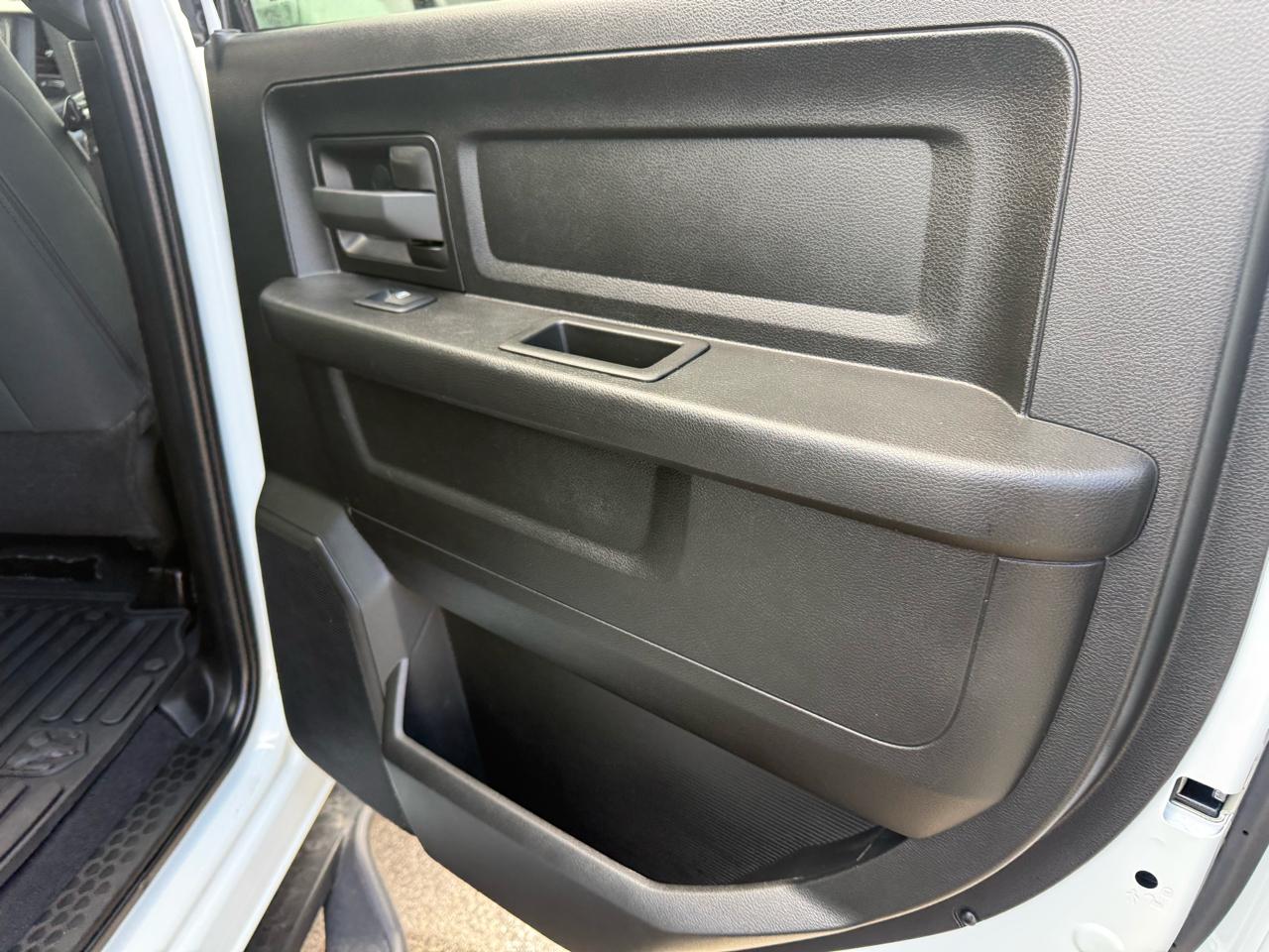 RAM 2500 Tradesman 4x4 Crew Cab 8' Box 2024