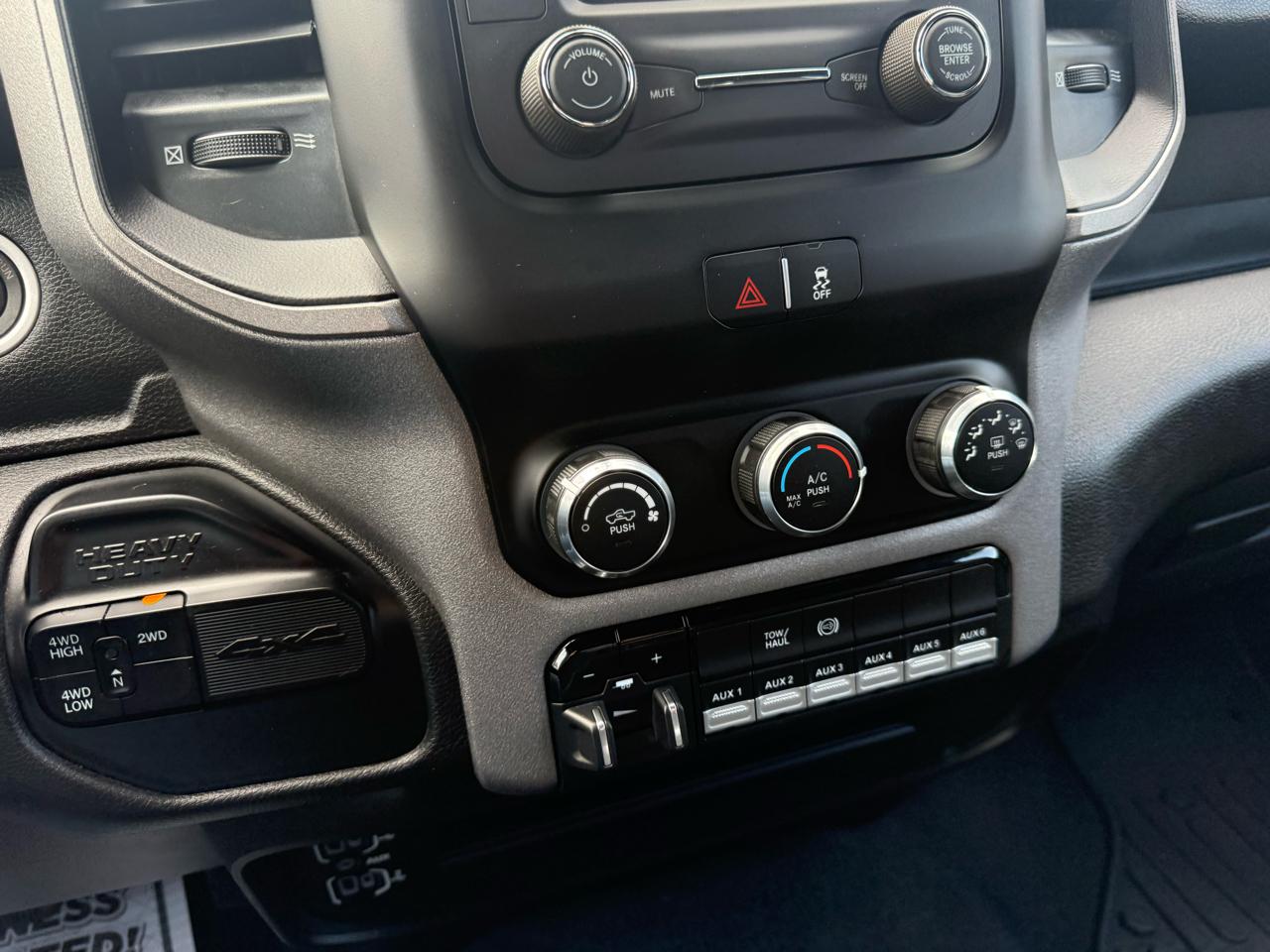 RAM 2500 Tradesman 4x4 Crew Cab 8' Box 2024