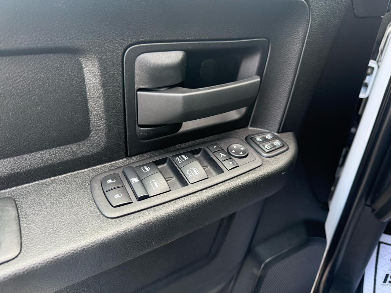 RAM 2500 Tradesman 4x4 Crew Cab 8' Box 2024