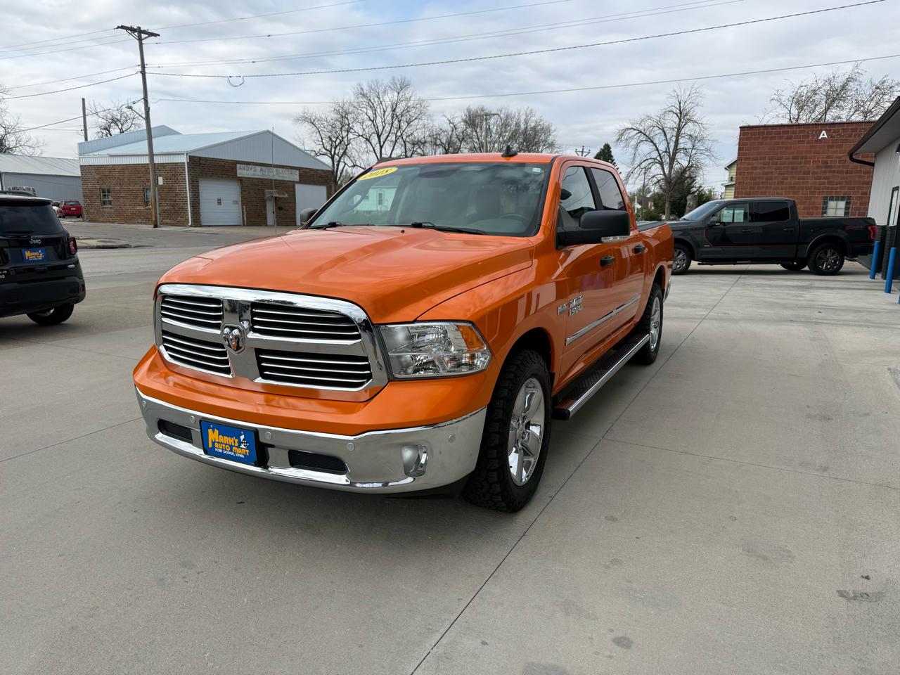 RAM 1500 Big Horn 4x4 Crew Cab 5'7" Box 2018