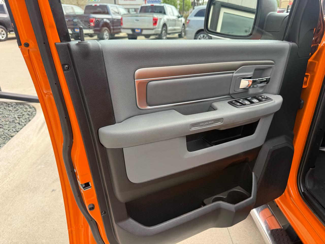 RAM 1500 Big Horn 4x4 Crew Cab 5'7" Box 2018