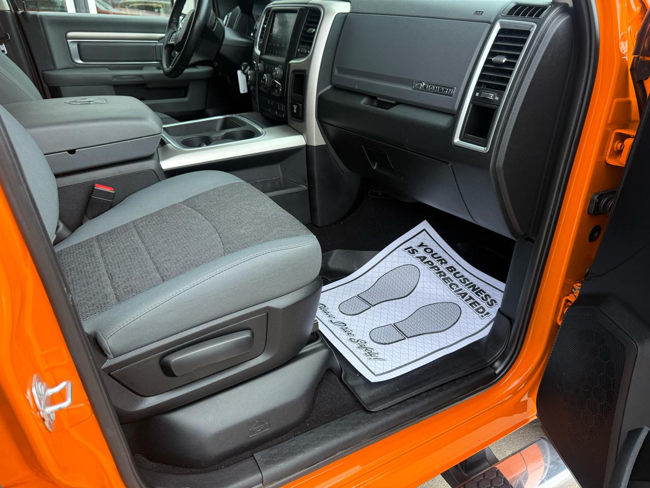 RAM 1500 Big Horn 4x4 Crew Cab 5'7" Box 2018