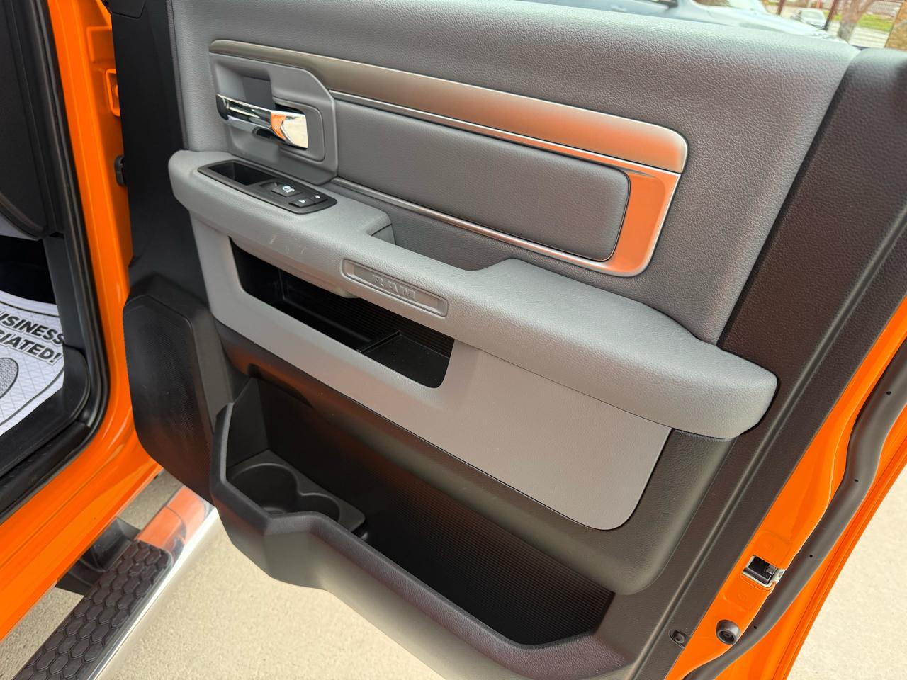 RAM 1500 Big Horn 4x4 Crew Cab 5'7" Box 2018