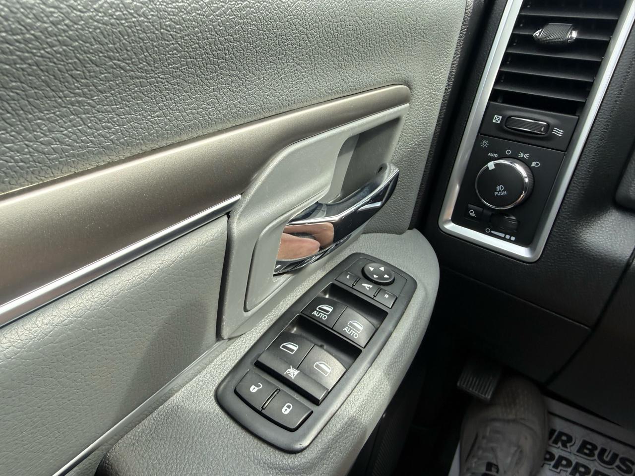 RAM 1500 Big Horn 4x4 Crew Cab 5'7" Box 2018