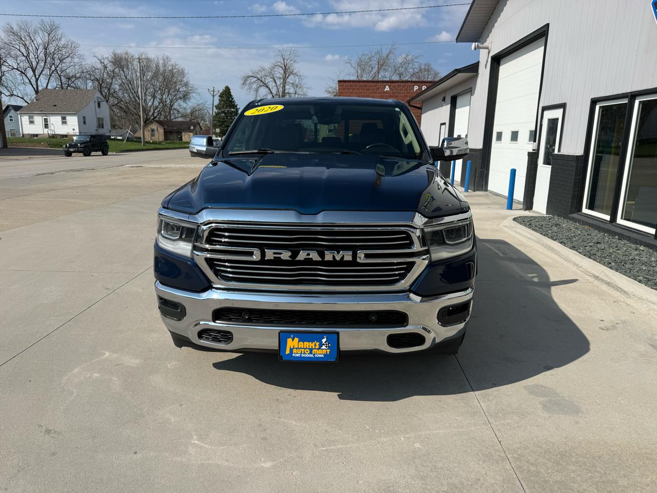 RAM 1500 Laramie 4x4 Crew Cab 5'7" Box 2020