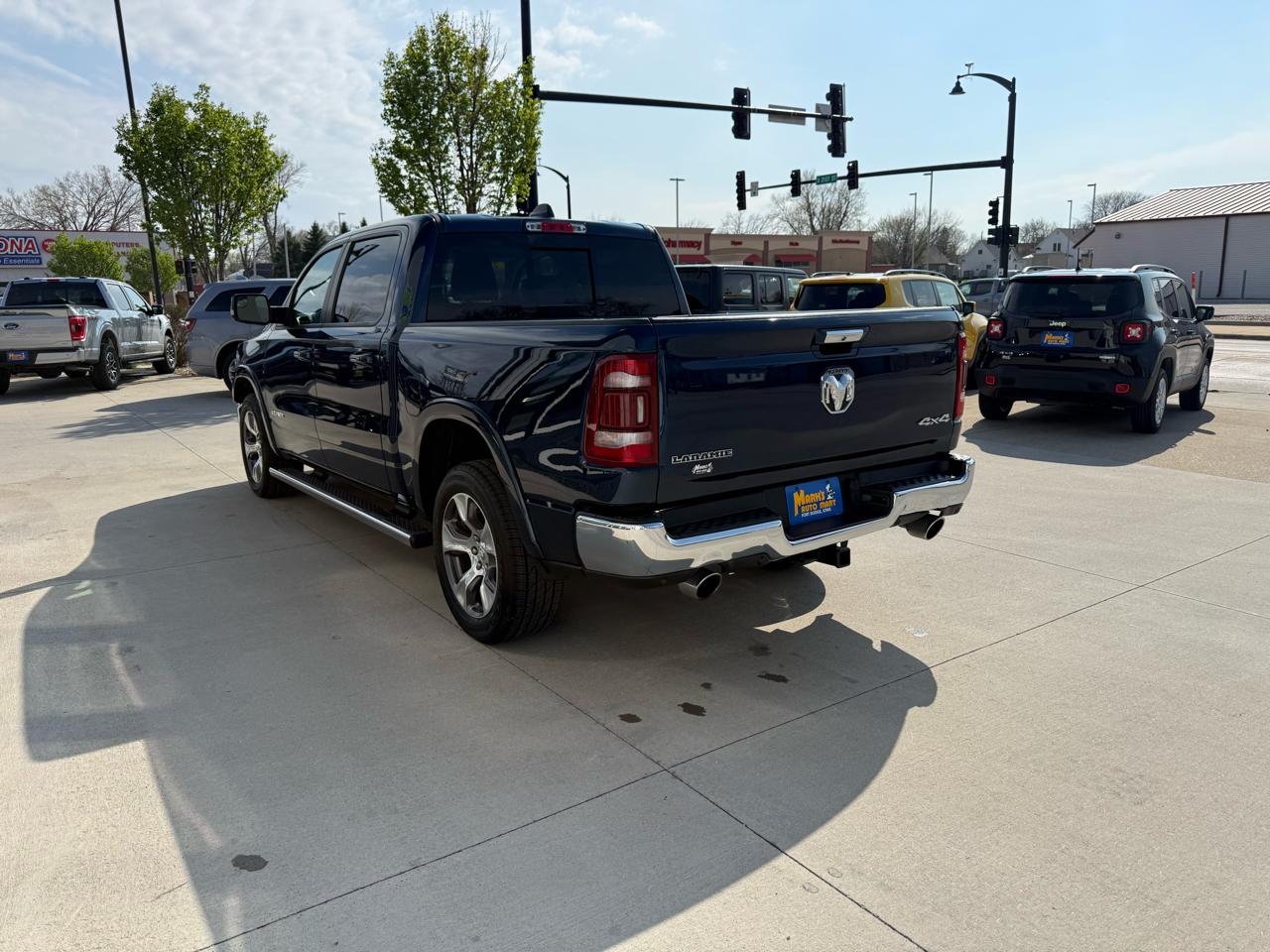 RAM 1500 Laramie 4x4 Crew Cab 5'7" Box 2020