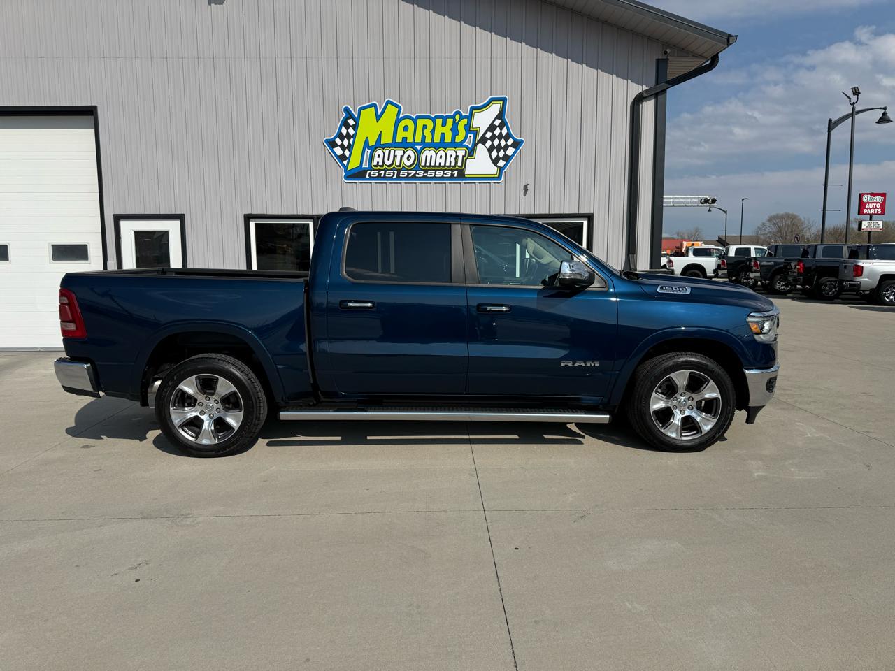 RAM 1500 Laramie 4x4 Crew Cab 5'7" Box 2020
