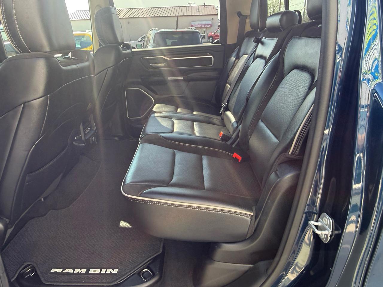 RAM 1500 Laramie 4x4 Crew Cab 5'7" Box 2020