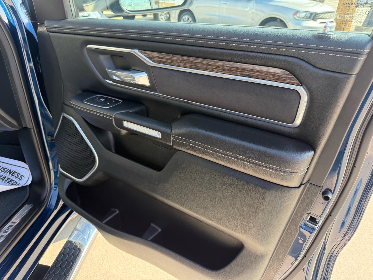 RAM 1500 Laramie 4x4 Crew Cab 5'7" Box 2020