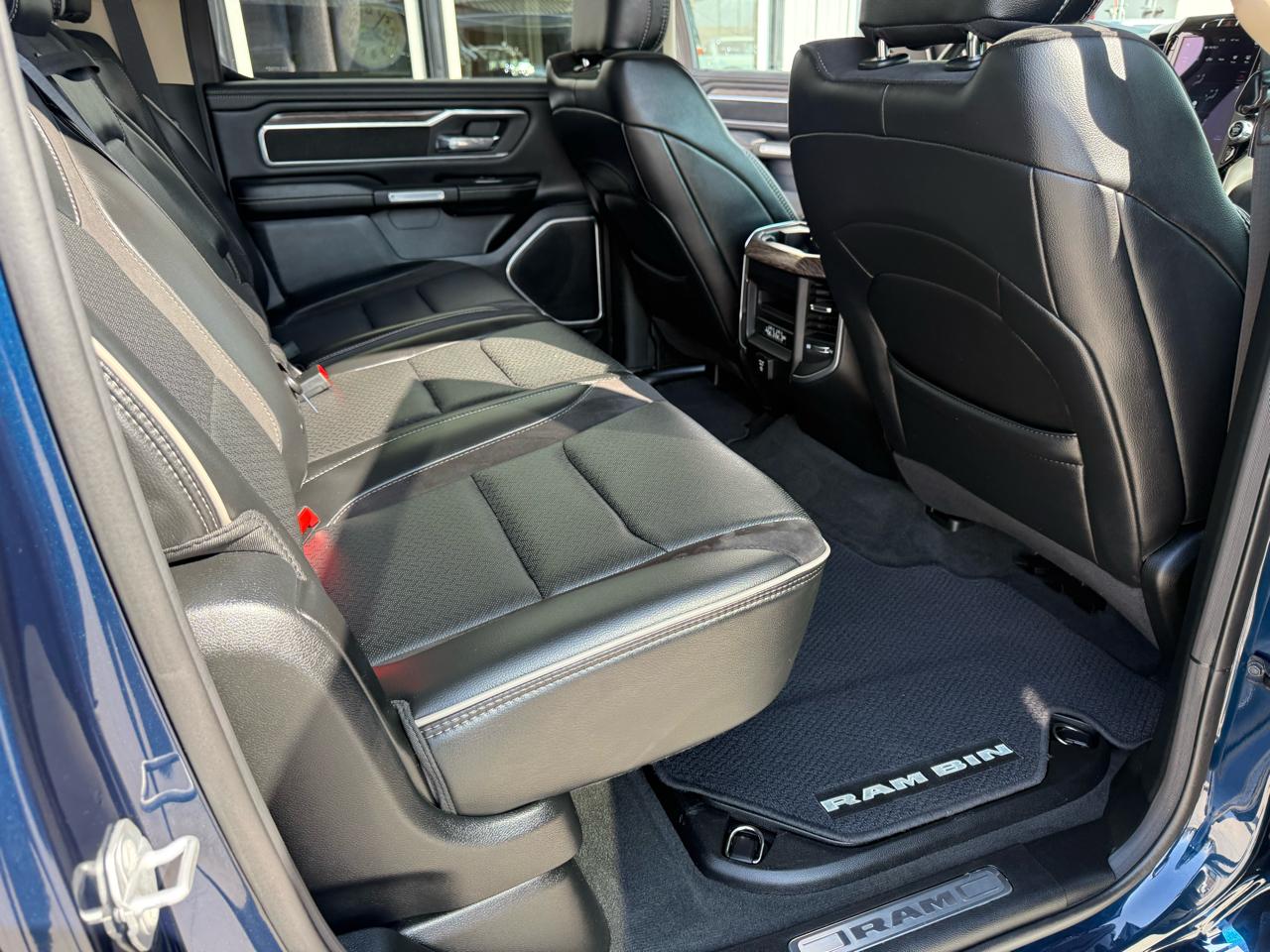 RAM 1500 Laramie 4x4 Crew Cab 5'7" Box 2020