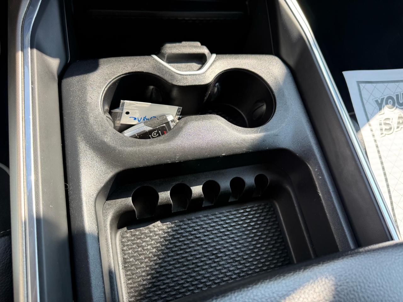 RAM 1500 Laramie 4x4 Crew Cab 5'7" Box 2020