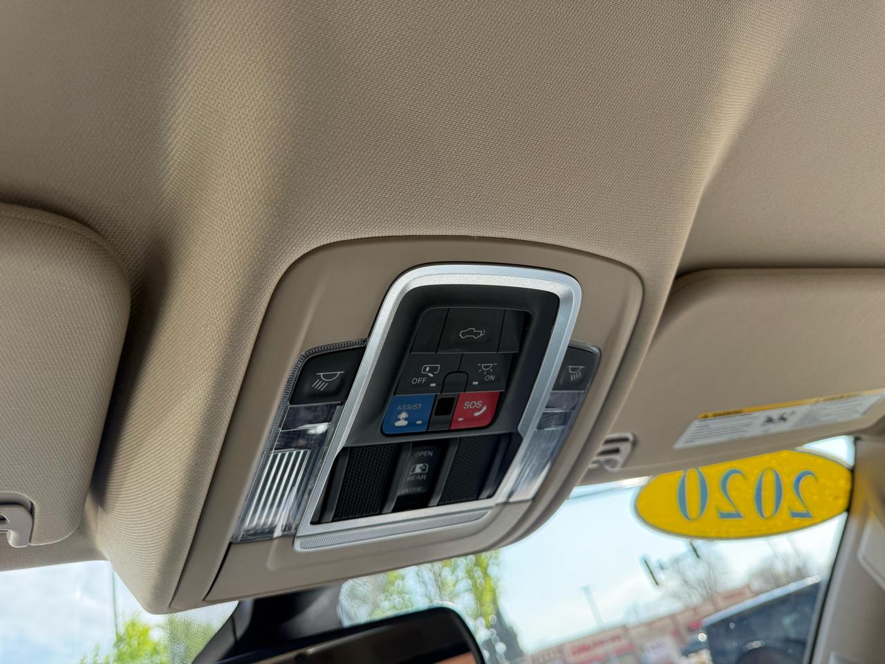 RAM 1500 Laramie 4x4 Crew Cab 5'7" Box 2020