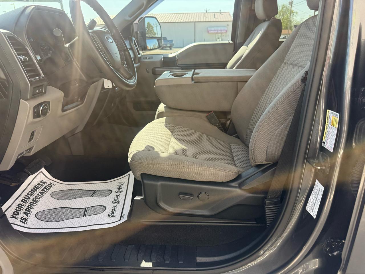 Ford Super Duty F-350 SRW XLT 4WD Crew Cab 8' Box 2020