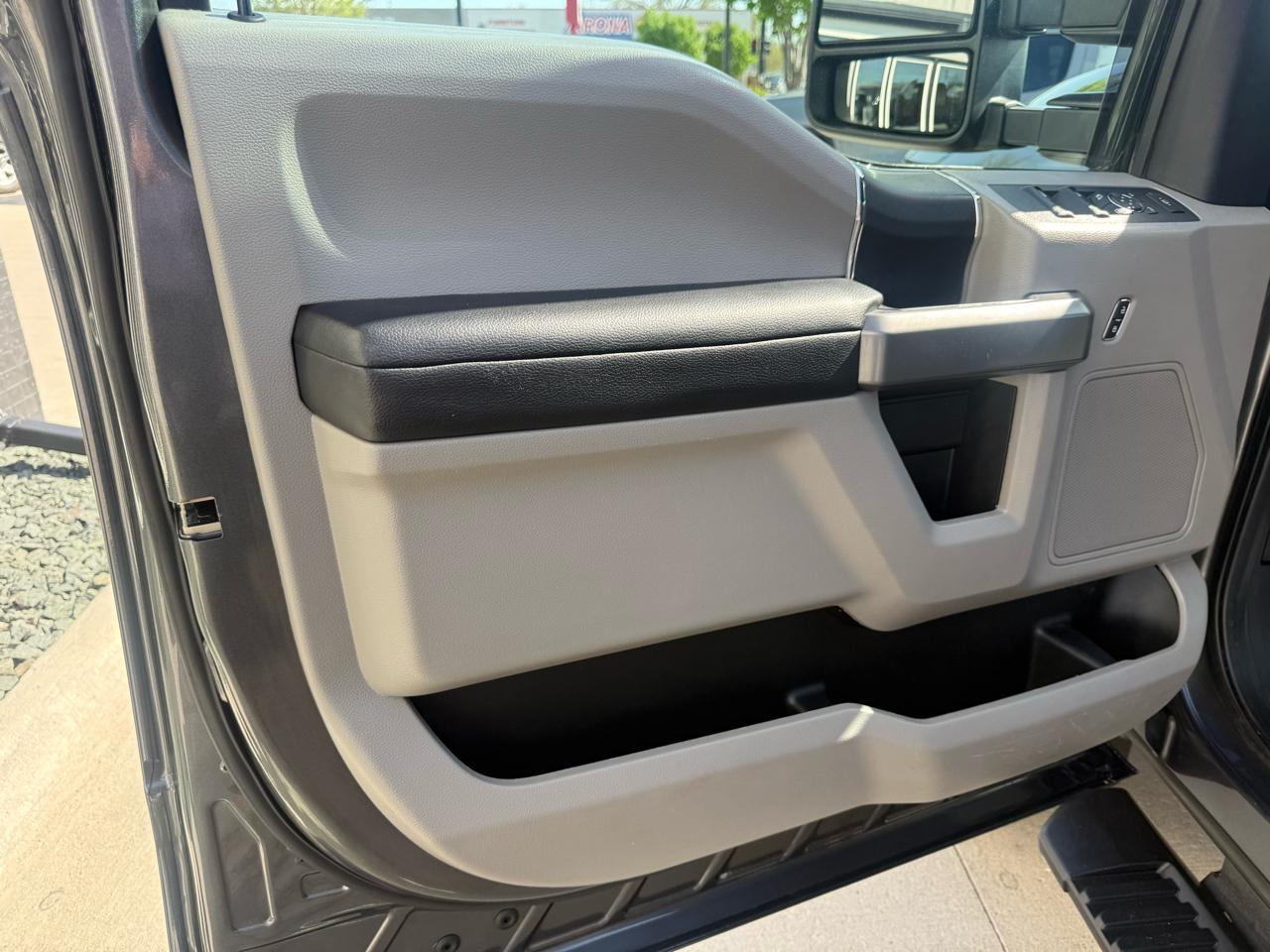 Ford Super Duty F-350 SRW XLT 4WD Crew Cab 8' Box 2020