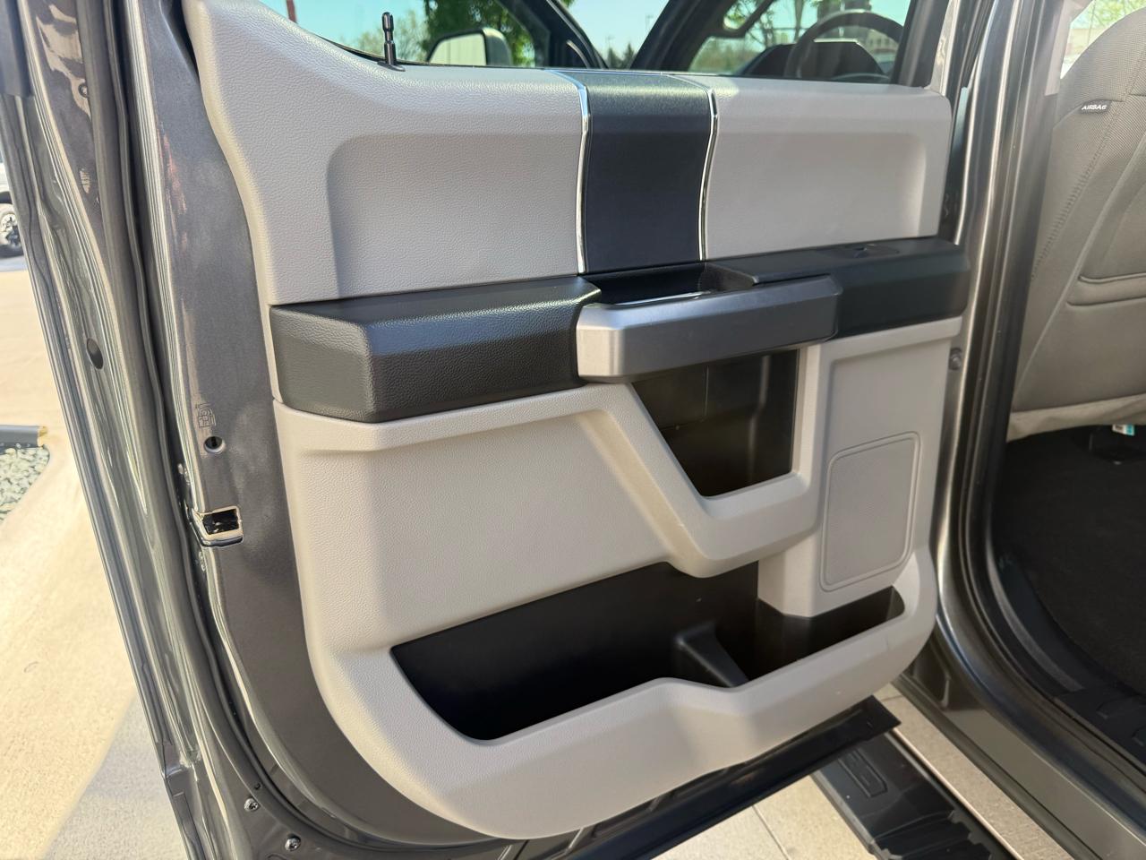 Ford Super Duty F-350 SRW XLT 4WD Crew Cab 8' Box 2020