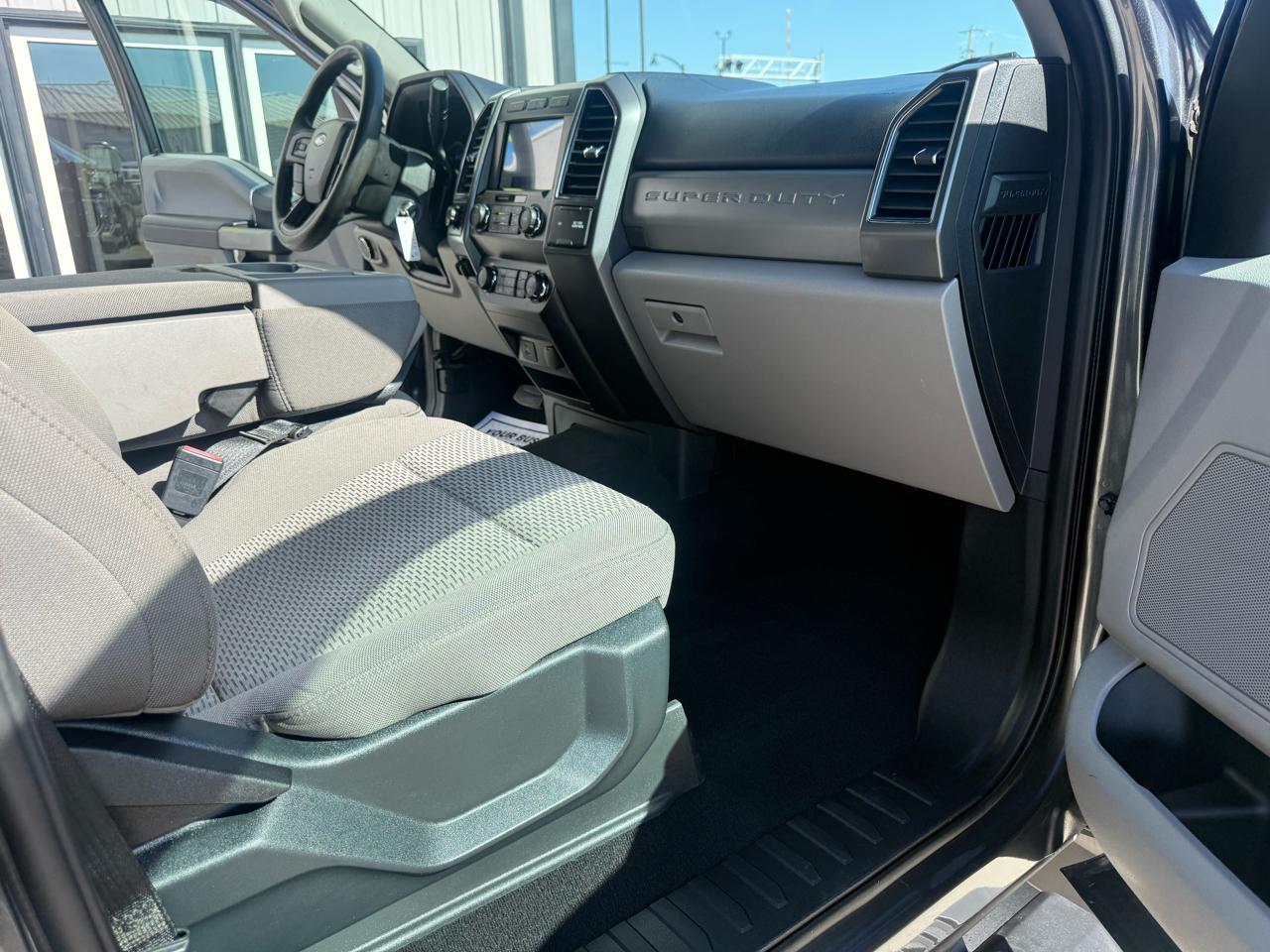 Ford Super Duty F-350 SRW XLT 4WD Crew Cab 8' Box 2020