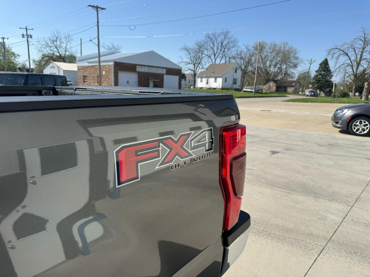 Ford Super Duty F-350 SRW XLT 4WD Crew Cab 8' Box 2020