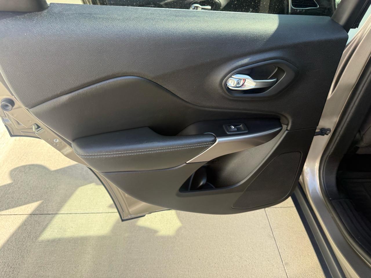 Jeep Cherokee Latitude 4x4 2019