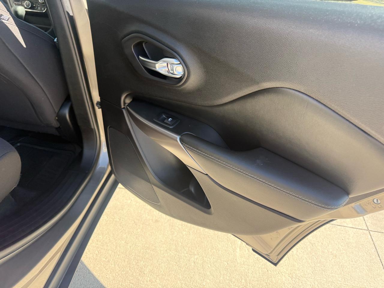 Jeep Cherokee Latitude 4x4 2019