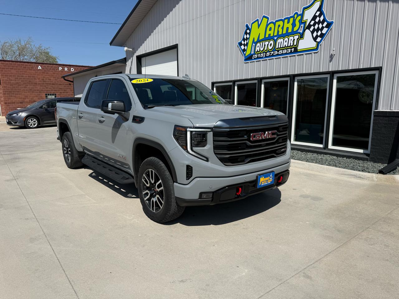 GMC Sierra 1500 4WD Crew Cab 147" AT4 2024