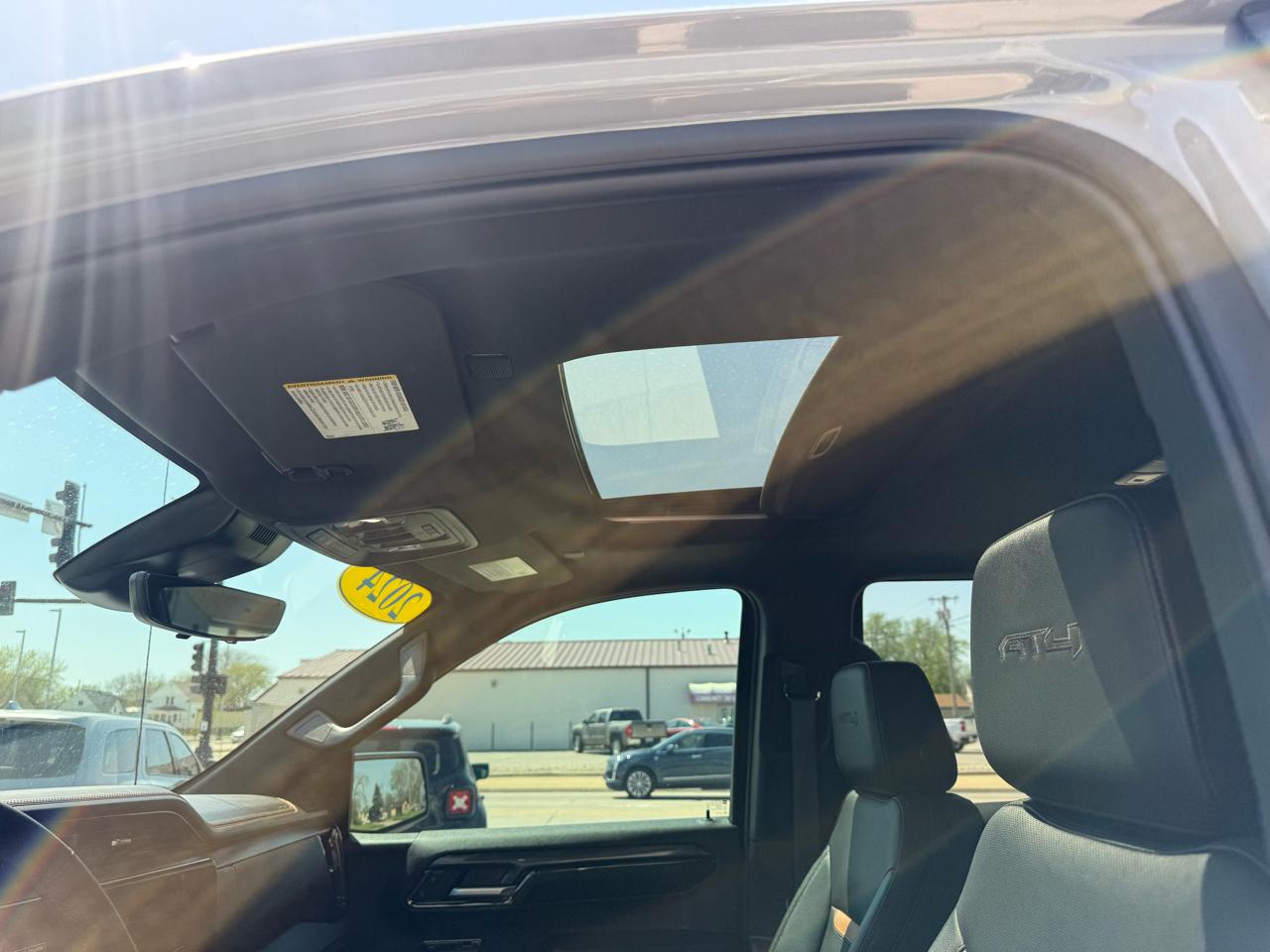 GMC Sierra 1500 4WD Crew Cab 147" AT4 2024