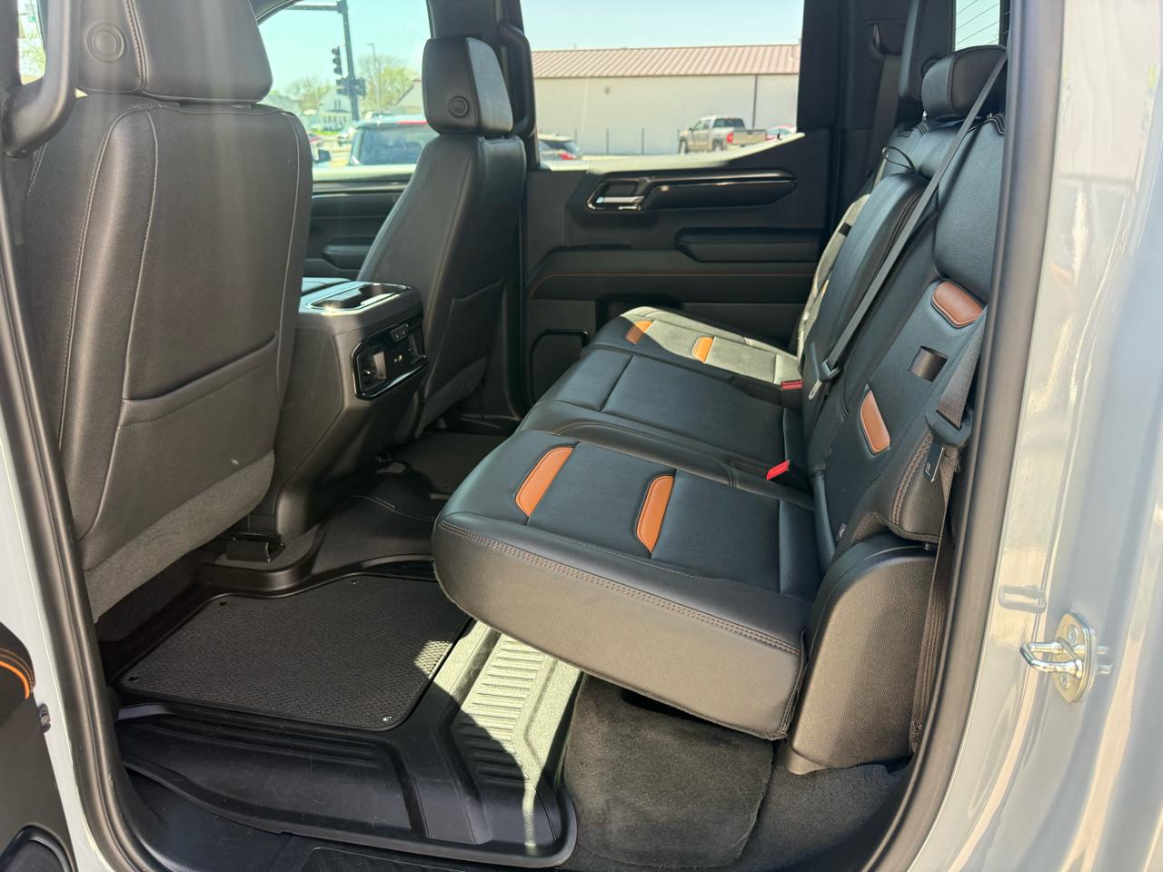 GMC Sierra 1500 4WD Crew Cab 147" AT4 2024