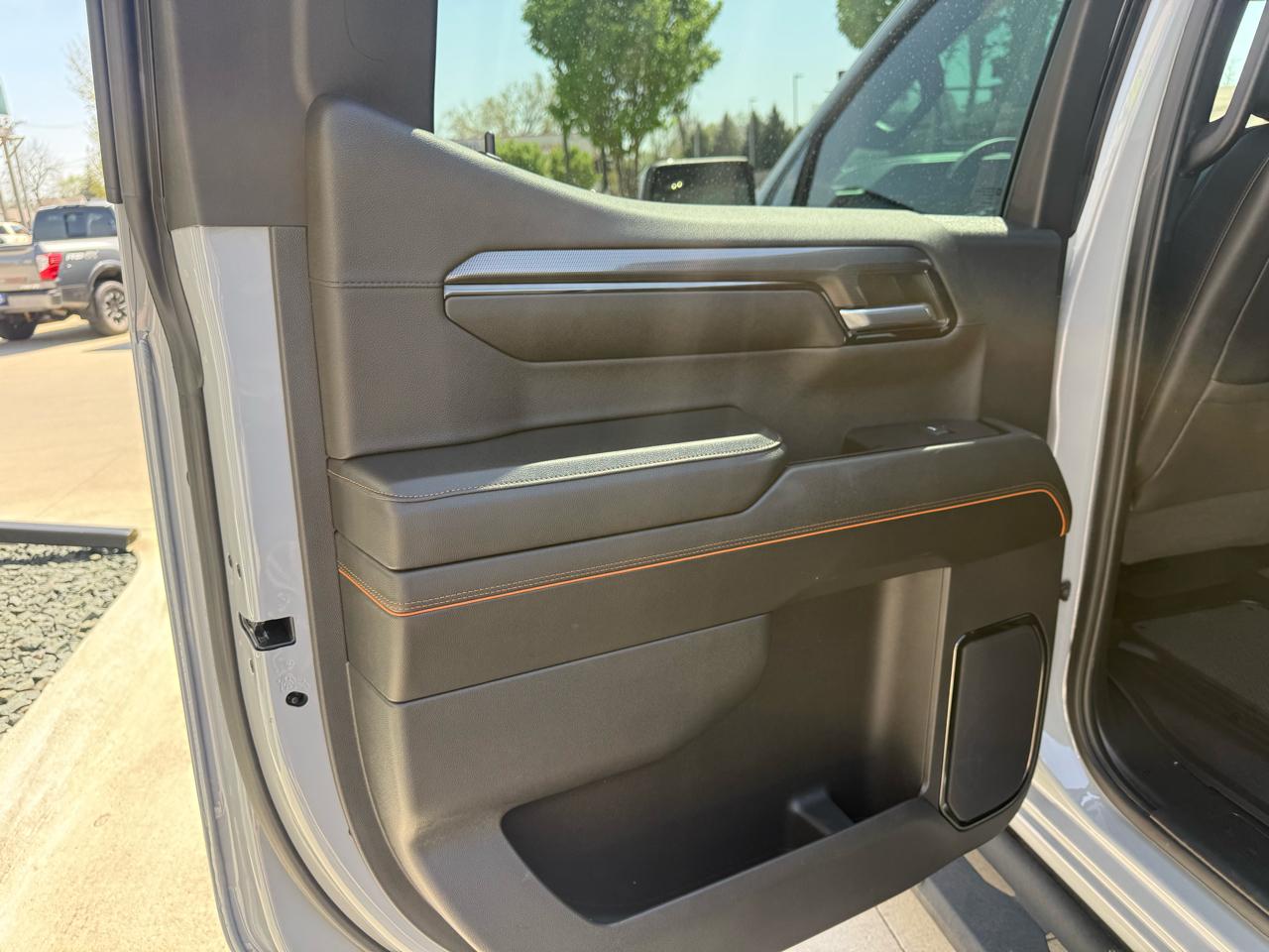 GMC Sierra 1500 4WD Crew Cab 147" AT4 2024