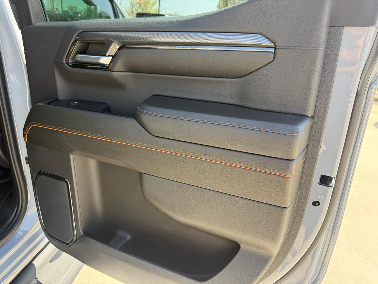 GMC Sierra 1500 4WD Crew Cab 147" AT4 2024