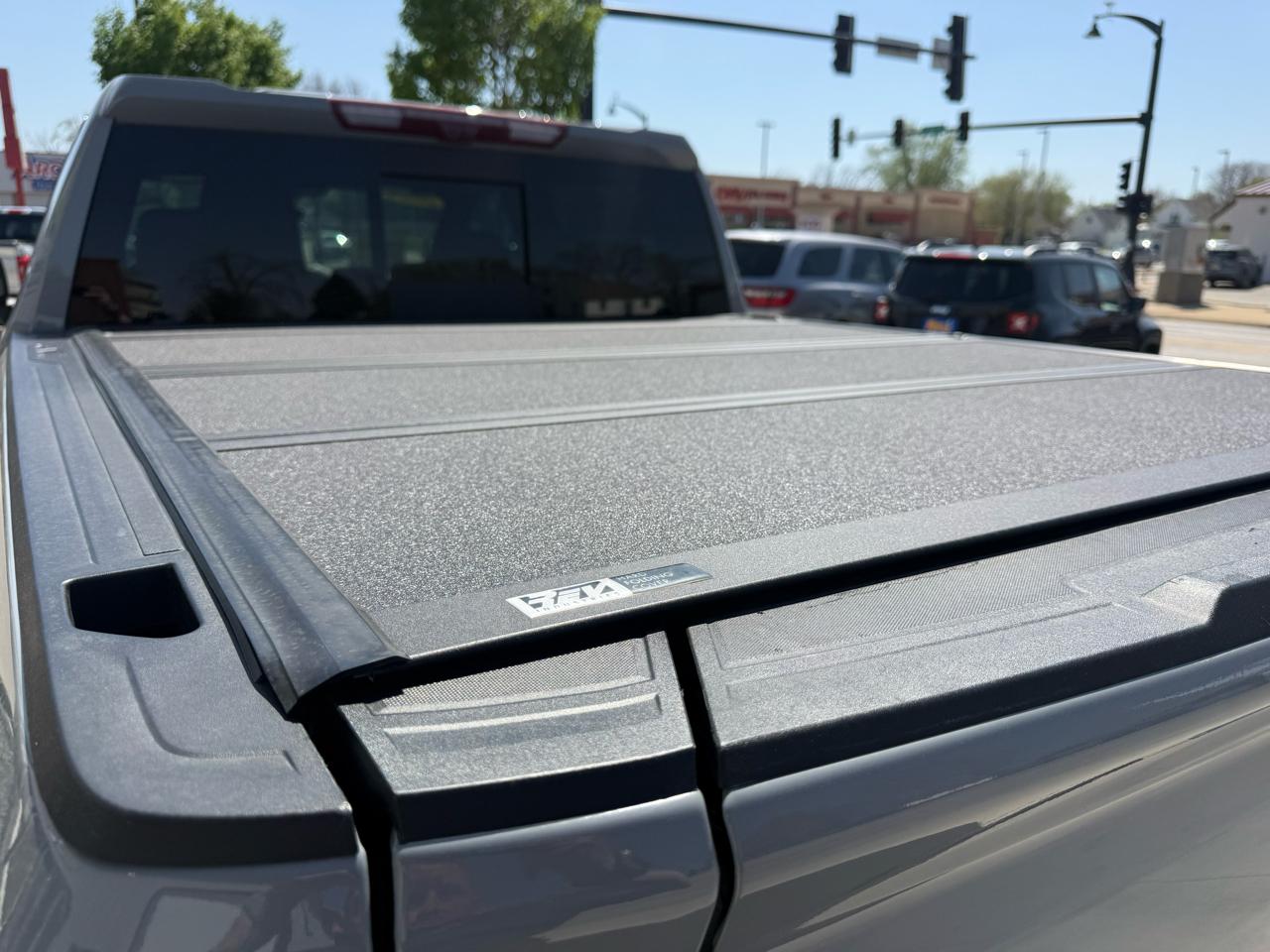 GMC Sierra 1500 4WD Crew Cab 147" AT4 2024