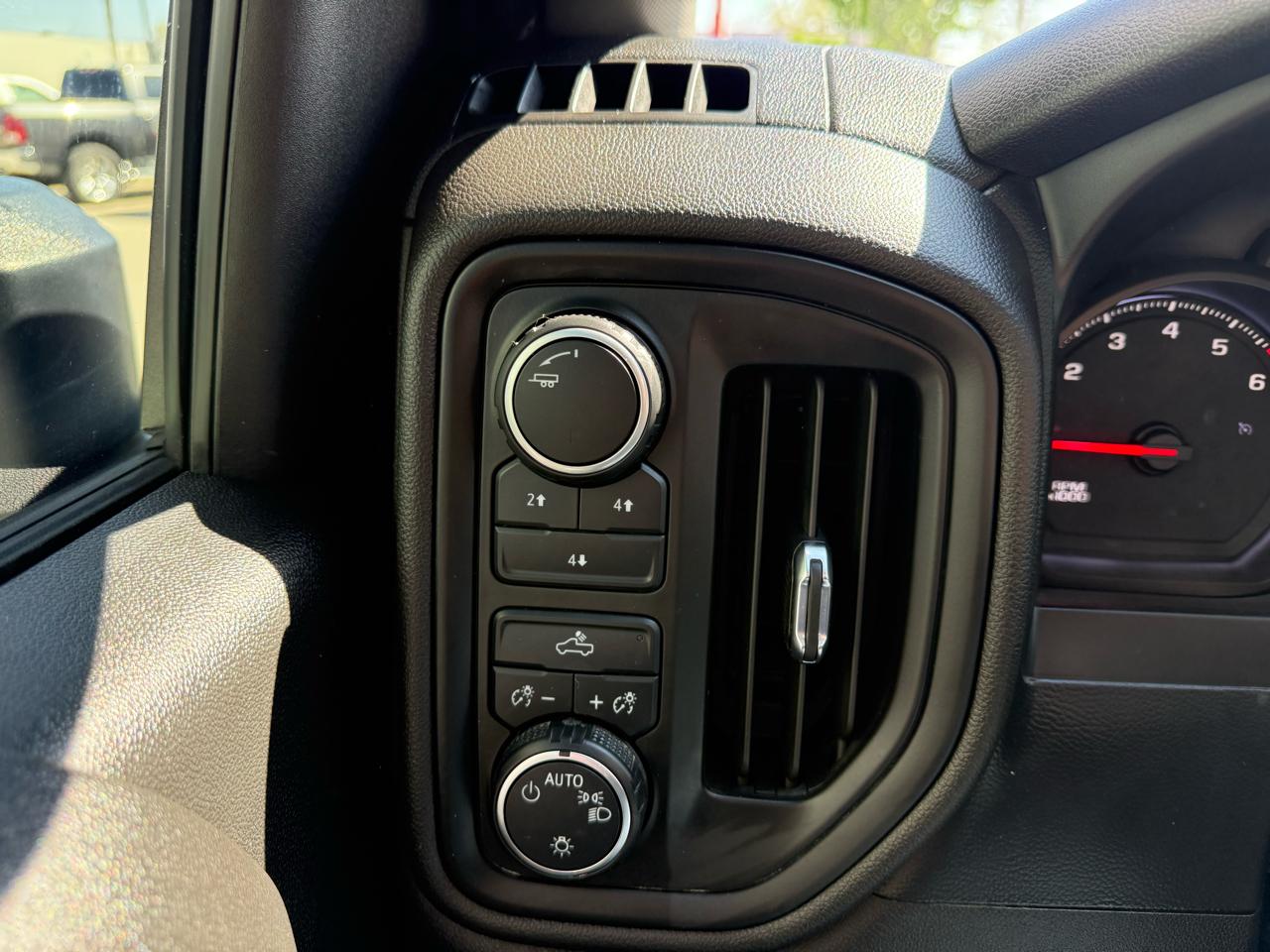 Chevrolet Silverado 2500HD 4WD Crew Cab 159" Custom 2021