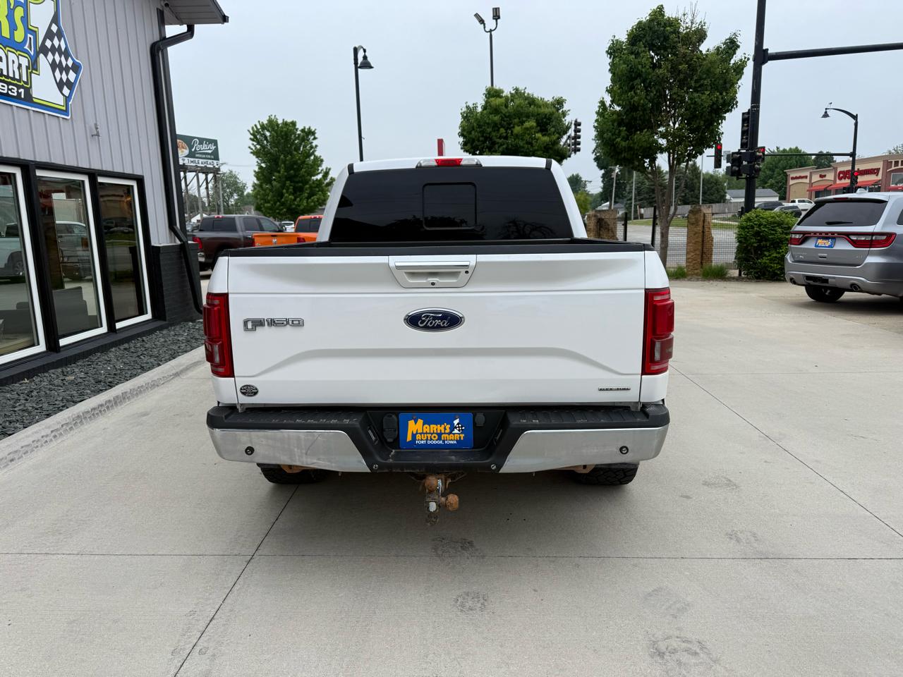 Ford F-150 4WD SuperCrew 139" Lariat 2015