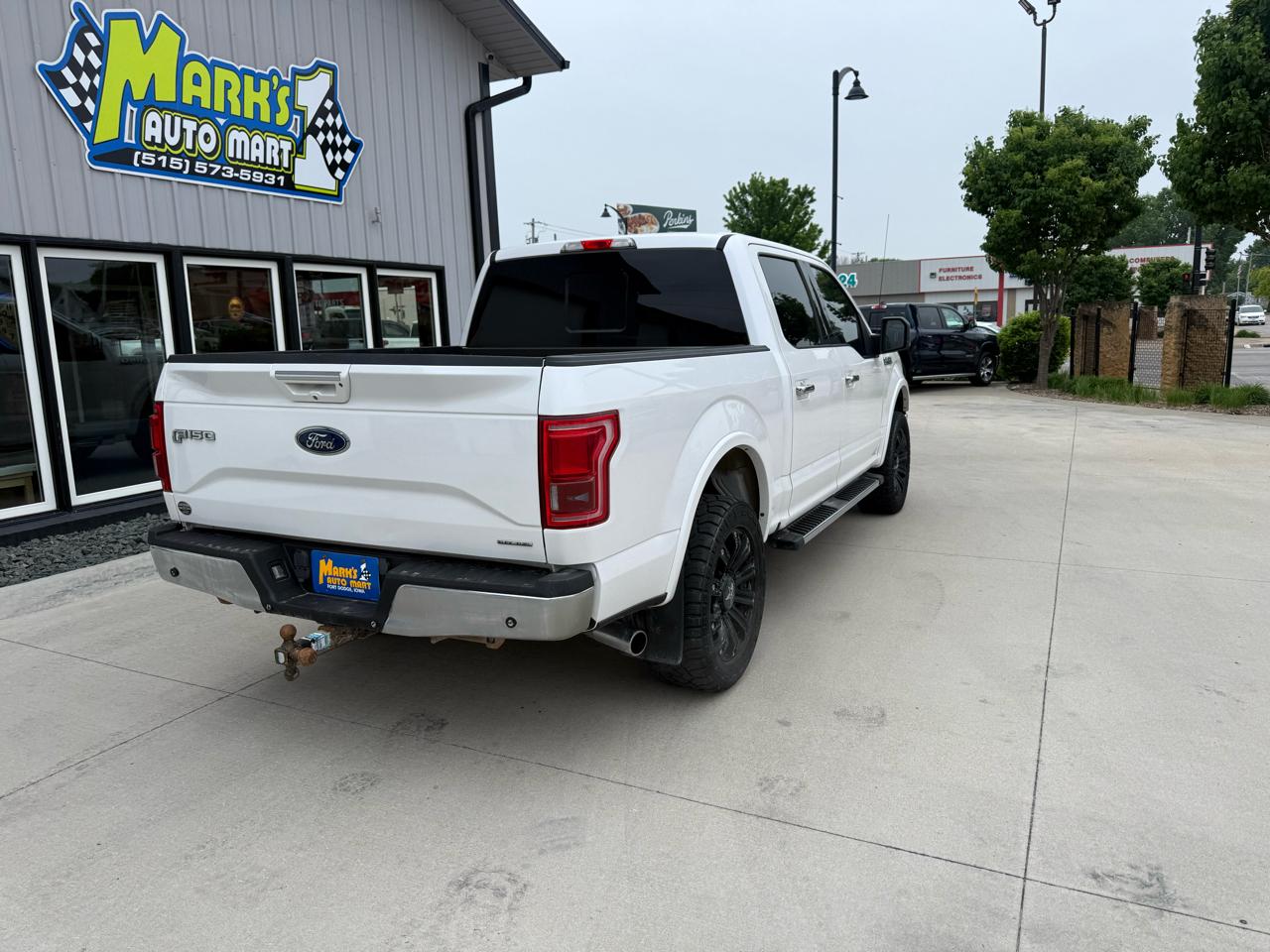Ford F-150 4WD SuperCrew 139" Lariat 2015