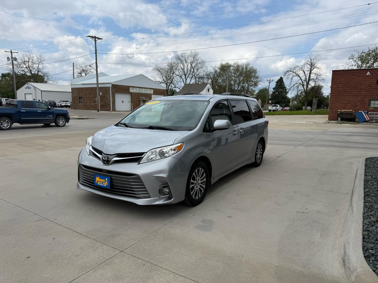 Toyota Sienna XLE Auto Access Seat FWD 7-Passenger (Natl) 2018