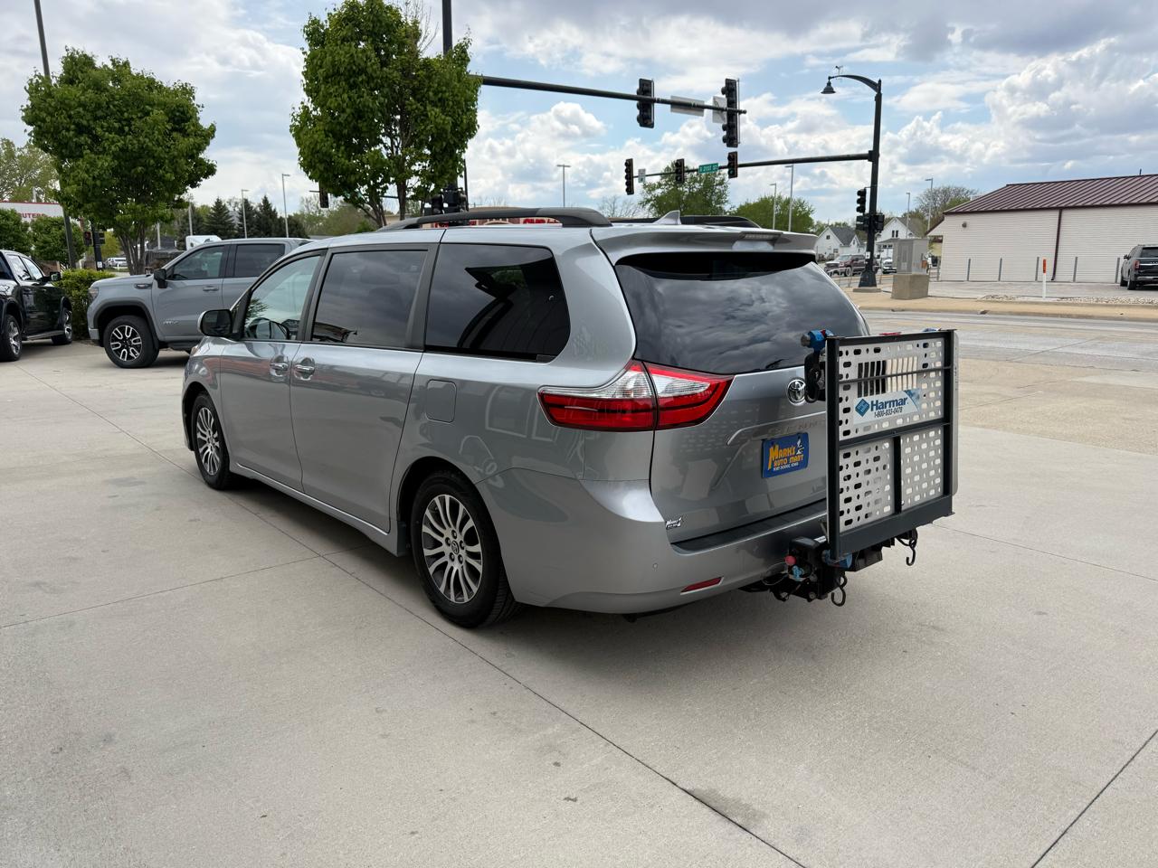 Toyota Sienna XLE Auto Access Seat FWD 7-Passenger (Natl) 2018
