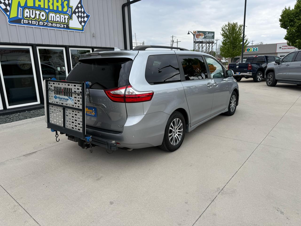Toyota Sienna XLE Auto Access Seat FWD 7-Passenger (Natl) 2018