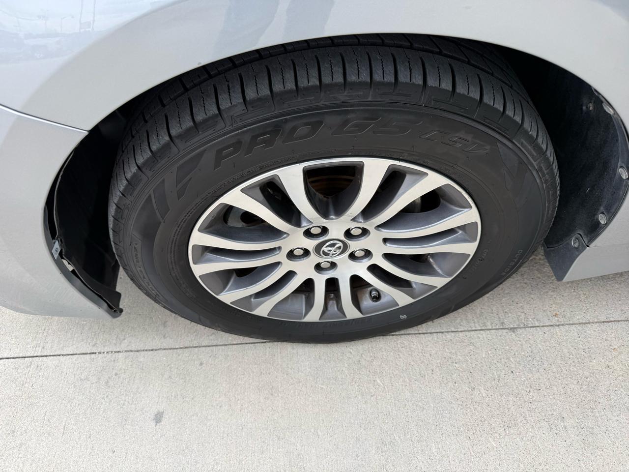 Toyota Sienna XLE Auto Access Seat FWD 7-Passenger (Natl) 2018