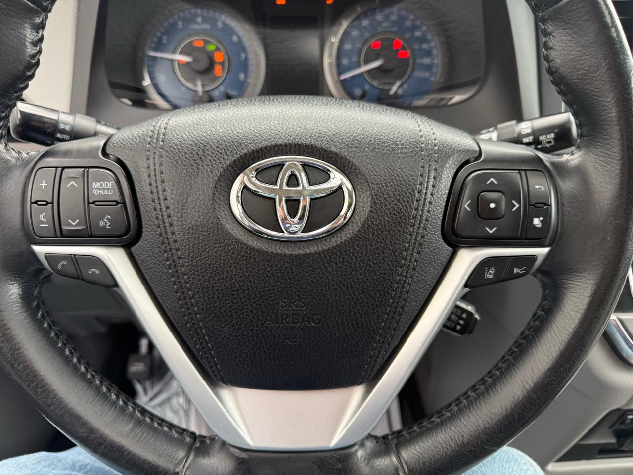 Toyota Sienna XLE Auto Access Seat FWD 7-Passenger (Natl) 2018