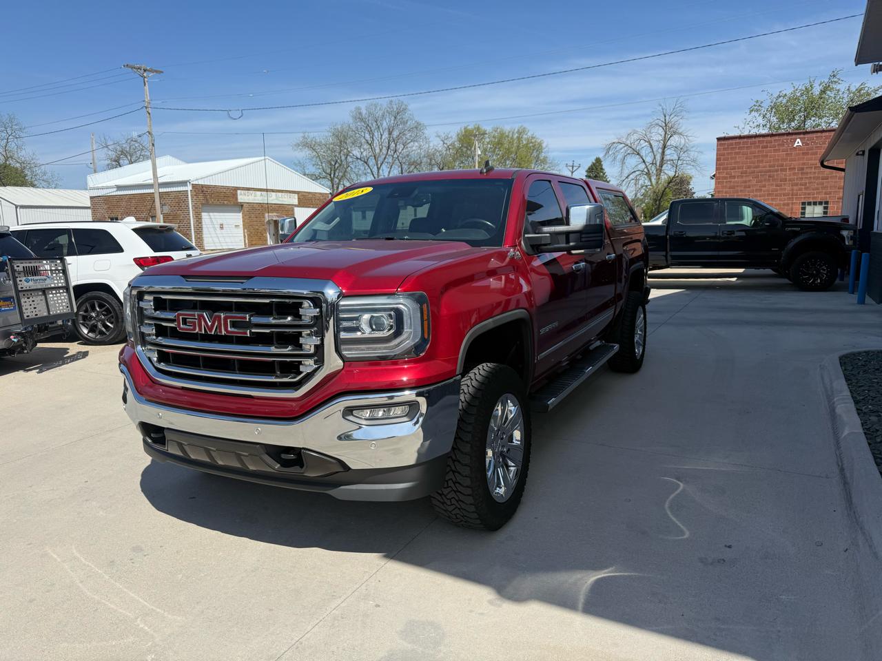 GMC Sierra 1500 4WD Crew Cab 143.5" SLT 2018