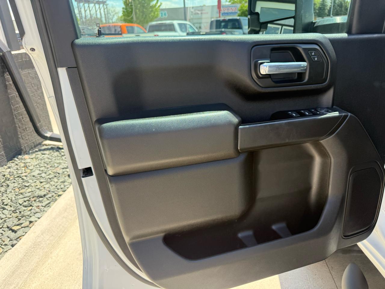 Chevrolet Silverado 2500HD 4WD Crew Cab 159" Custom 2022