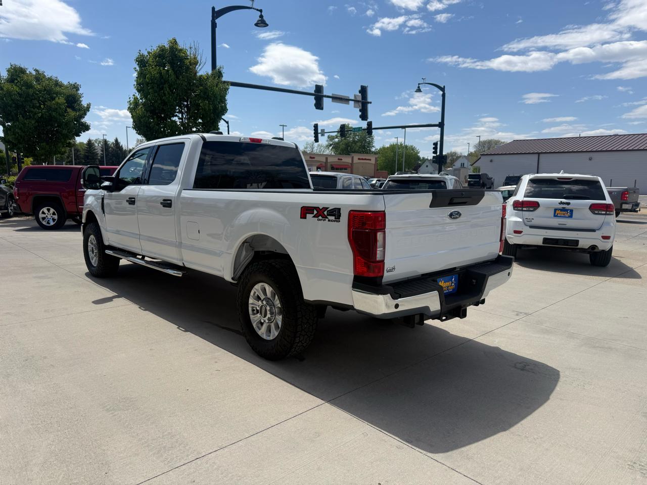 Ford Super Duty F-350 SRW XLT 4WD Crew Cab 8' Box 2022