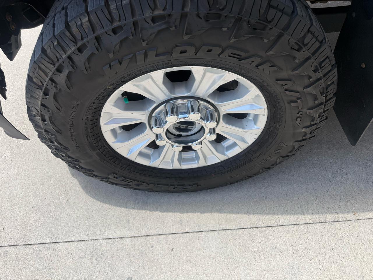 Ford Super Duty F-350 SRW XLT 4WD Crew Cab 8' Box 2022