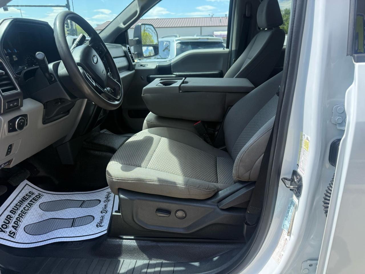 Ford Super Duty F-350 SRW XLT 4WD Crew Cab 8' Box 2022